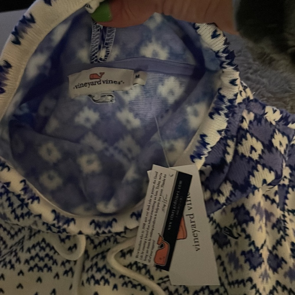 Brand new with tags vineyard vines sweater funnel neck fleece with drawstring - Picture 2 of 2